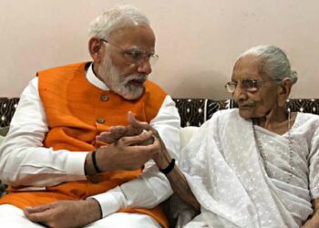 modi mother2 e1655364053601