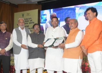 प्रयोगशील शेतकरी रविंद्र मेटकर e1657987867726