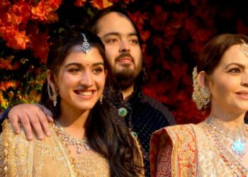 Anant Ambani Radhika Merchant 2 e1674211179428