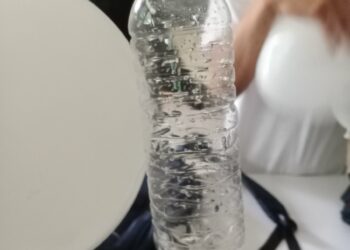 plastic water bottle e1677477942287