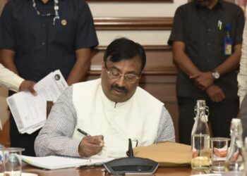 मा. मंत्री सुधीर मुनगंटीवार 2 1140x570 1