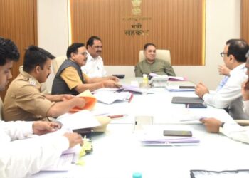 आदर्श नागरी पतसंस्थेतील ठेवीदारांच्या ठेवी परत मिळणेबाबत 1140x570 1