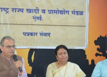 Maharashtra State Khadi Press Conference at Fort 1 1140x570 1 e1707157834586