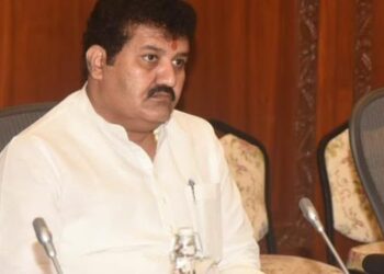 GEn1CJhXMAEjS9k 690x375 1