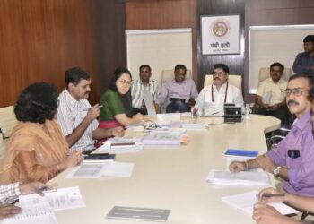 Minister Dhananjay Munde meet 2 1140x570 1