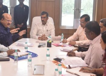 Min Shambhuraj Desai Meeting 1 1 1140x570 1