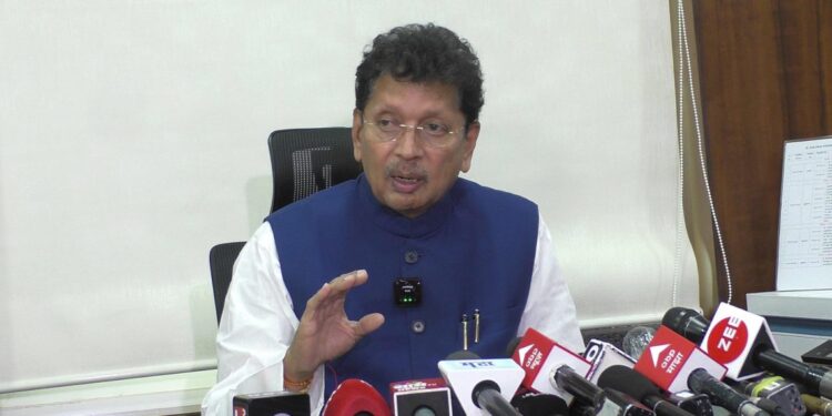 Min Deepak Kesarkar Press Conf 1140x570 1