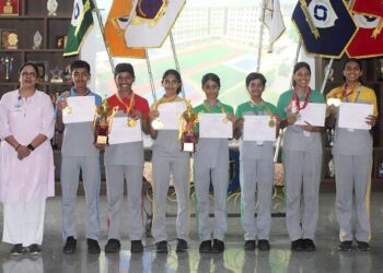 Ashoka Universal School State Comp. Medal Winner Players with Principal Coach e1725994804970