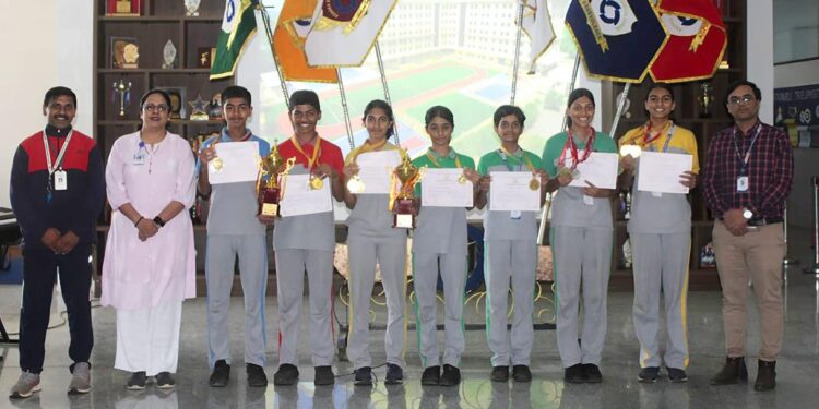 Ashoka Universal School State Comp. Medal Winner Players with Principal Coach e1725994804970