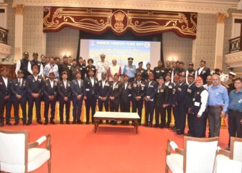 Maharashtra Governor inaugurates 75th anniversary of Armed Forces Flag Day 7