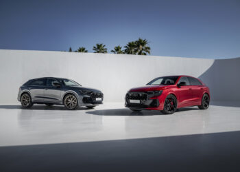 Static photo,
Audi RS Q8, Colour: Daytona Grey perl effect, 
Audi RS Q8 performance, Colour: Chilli red metallic