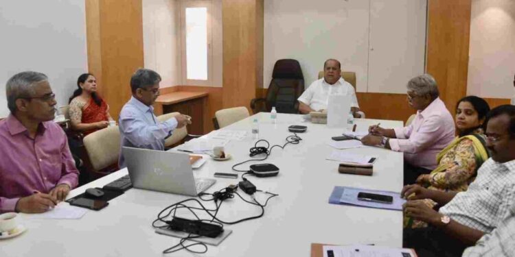 जीबीएस विषाणू प्रादुर्भाव रोखण्यासाठी उपायायोजनांबाबत बैठक 1 1024x554 1