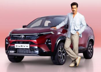 Image Vicky Kaushal with the Tata Curvv