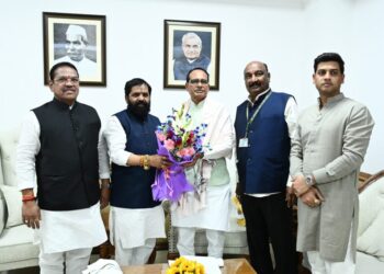 केंद्रीय ग्रामीण विकास मंत्री श्री चौहान यांची आज भेट घेतली 1 1024x683 1