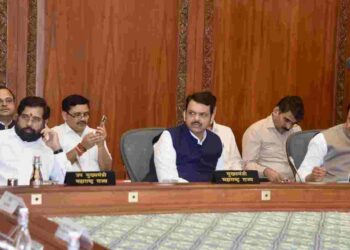 मा.मुख्यमंत्री यांच्या अध्यकतेखाली midc बैठक 1