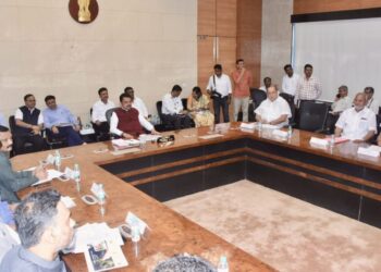 मा.मुख्यमंत्री यांच्या उपस्थितीत सामाजिक क्षेत्र बैठक 3 1024x608 1