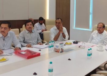 धरणातील गाळ तंत्रज्ञाबाबत बैठक 1 1024x768 1 e1747234918563
