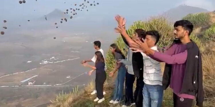 बीज उधळण e1747220091524