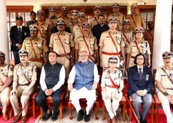 Governor presents Police Medals 01 1 1024x658 1