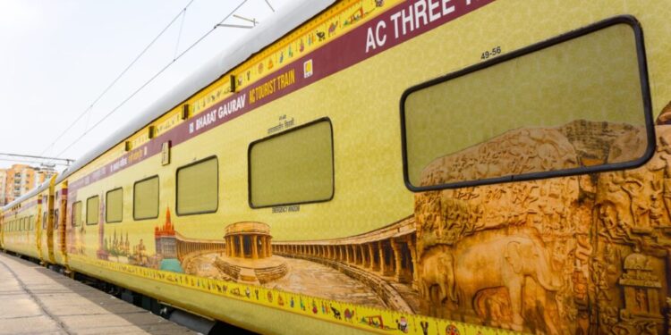 bharat gaurav tourist train 1024x683 1