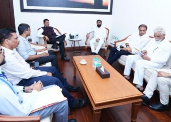 cm tribhasha meeting 875x420 1