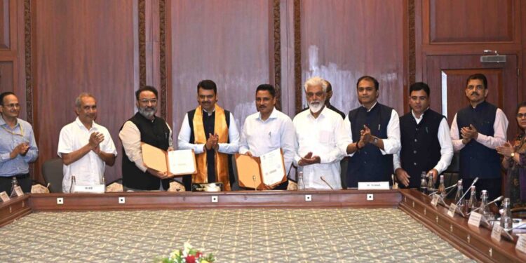 मा मुख्यमंत्री शालेय शिक्षण mou 2 1024x683 1