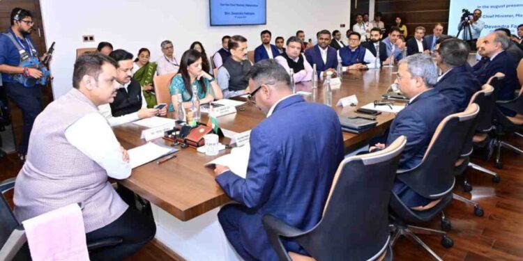 मुख्यमंत्री देवेंद्र फडणवीस यांच्या उपस्थितीत 10 सामंजस्य करार स्वाक्षरित 1 1024x606 1