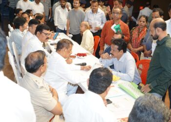 वनमंत्री गणेश नाईक यांच्या अध्यक्षतेखाली ठाण्यात जनता दरबार संपन्न 1