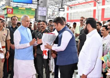 महाराष्ट्राचे नवनियुक्त राज्यपाल आचार्य देवव्रत यांचे मुंबईत आगमन 5 1024x683 1