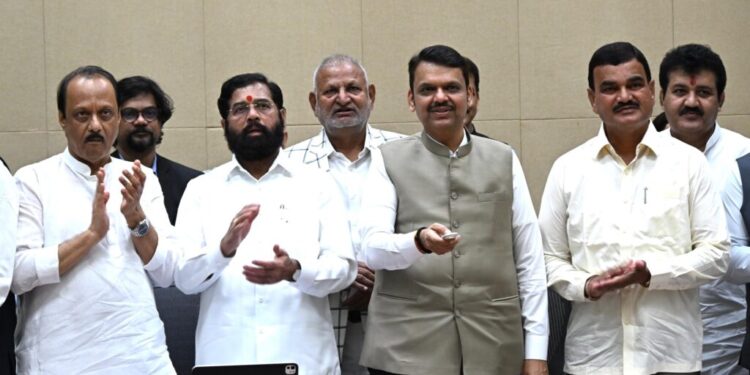 ‘नमो शेतकरी योजनेचा सातवा हप्ता मुख्यमंत्री देवेंद्र फडणवीस यांच्या हस्ते वितरित 2 1024x757 1